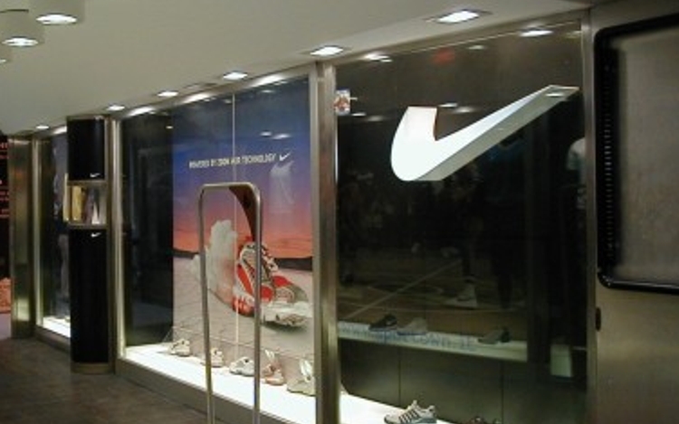 NIKE – Retail Service