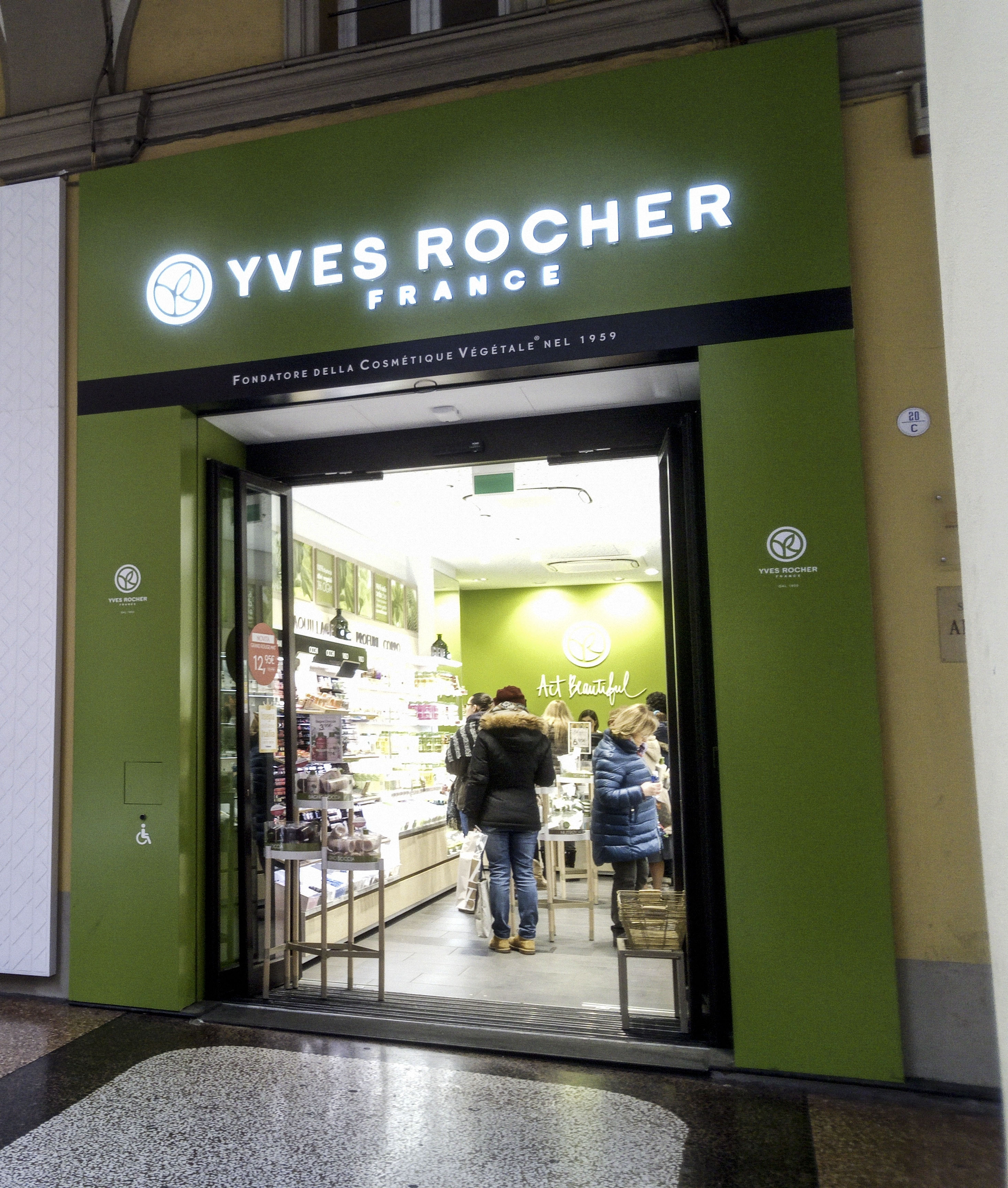 YVES ROCHER – FRANCE